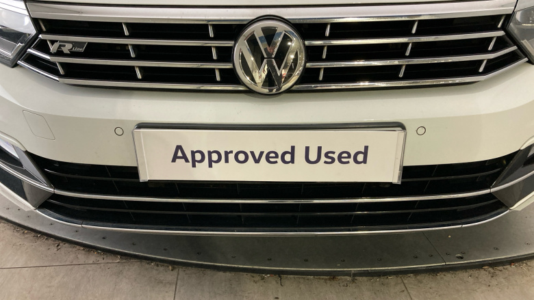 Volkswagen Passat 2.0 TDI SCR 190 R-Line 5dr DSG [Pan Rf] [7 Speed] Diesel Estate